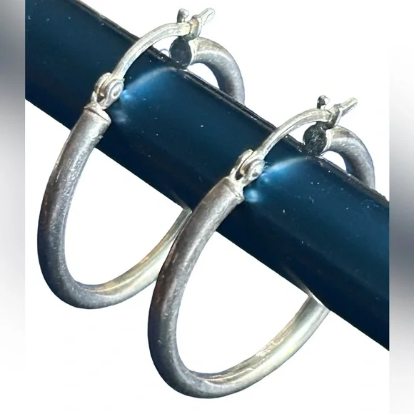 Vintage 925 Sterling hoop earrings - Picture 1 of 4